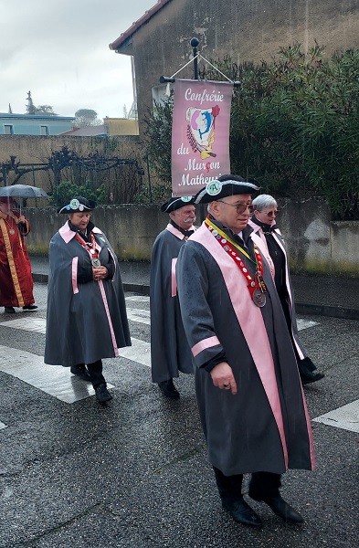 2 defile sous la pluie 3 2 