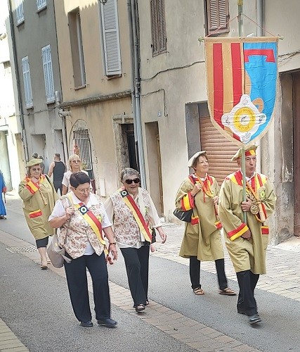 2 le defile 6 1